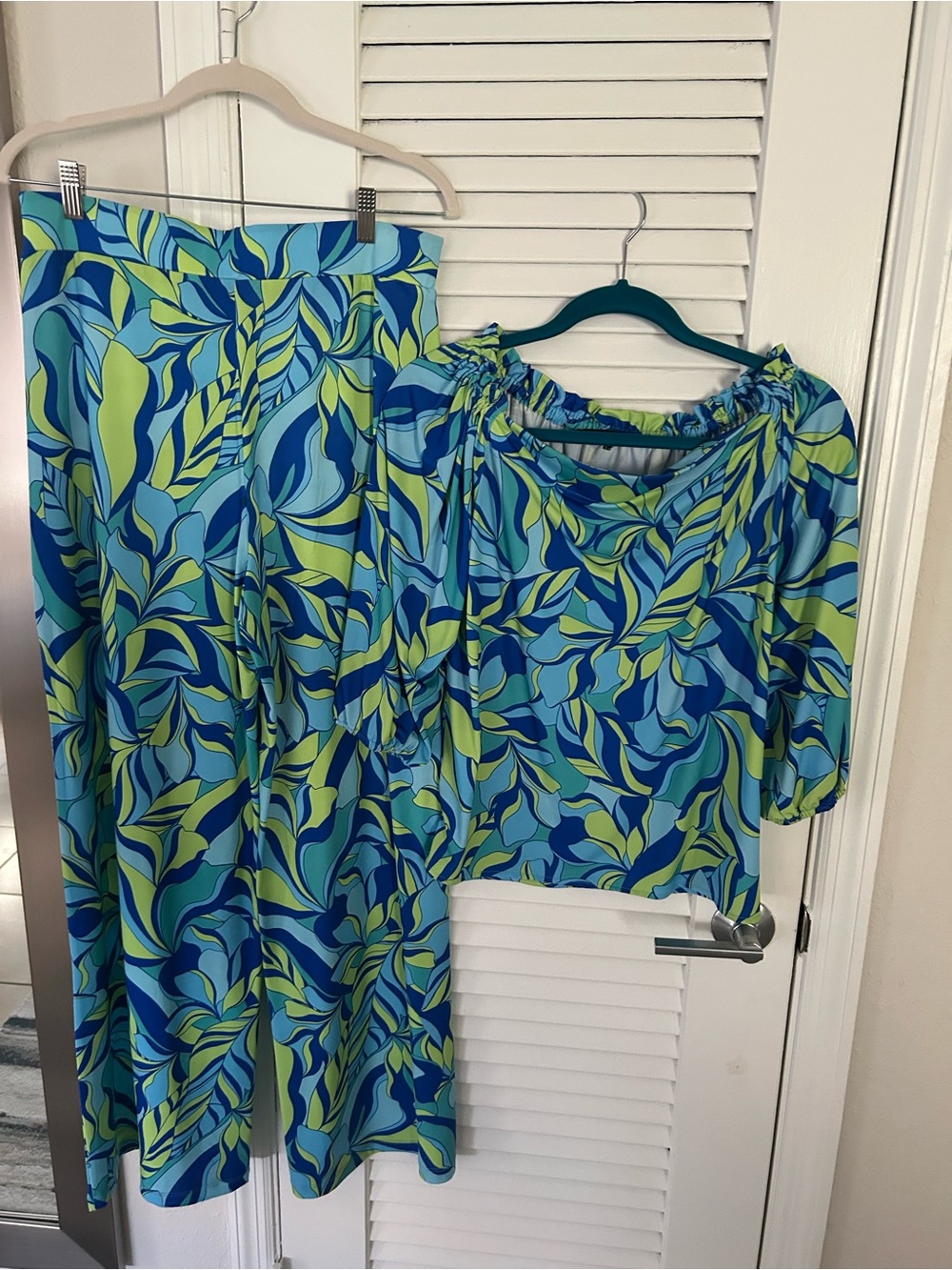 Boston Proper Blue & Green Printed Wide-Leg Pants and Matching Top Sz M